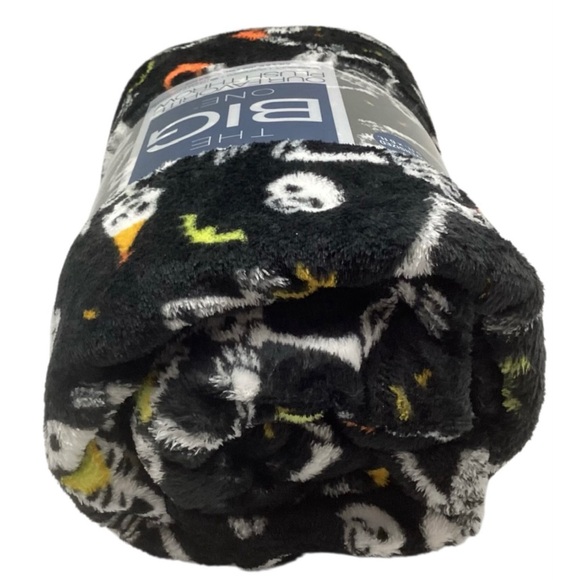 Halloween “Party Skeletons” Oversized Supersoft Printed Plush Throw Blanket NWT - Picture 8 of 10
